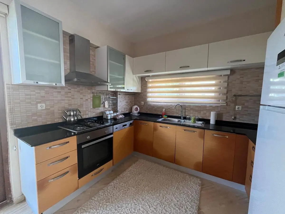 Fitted kitchen